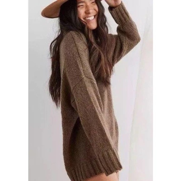 aerie Sweaters - Aerie Big Sky Wool Alpaca Blend Crew Neck Oversized Knit Sweater in Green